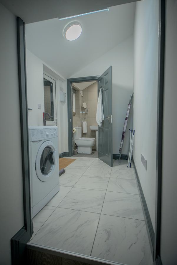 Barnston House - Heswall - Spacious Homely Holiday Home By Rework Accommodation Buitenkant foto